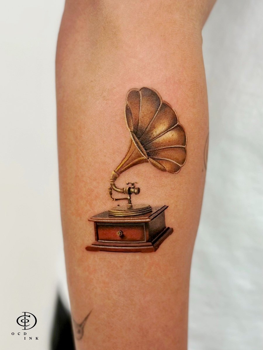 COLOR REALISM