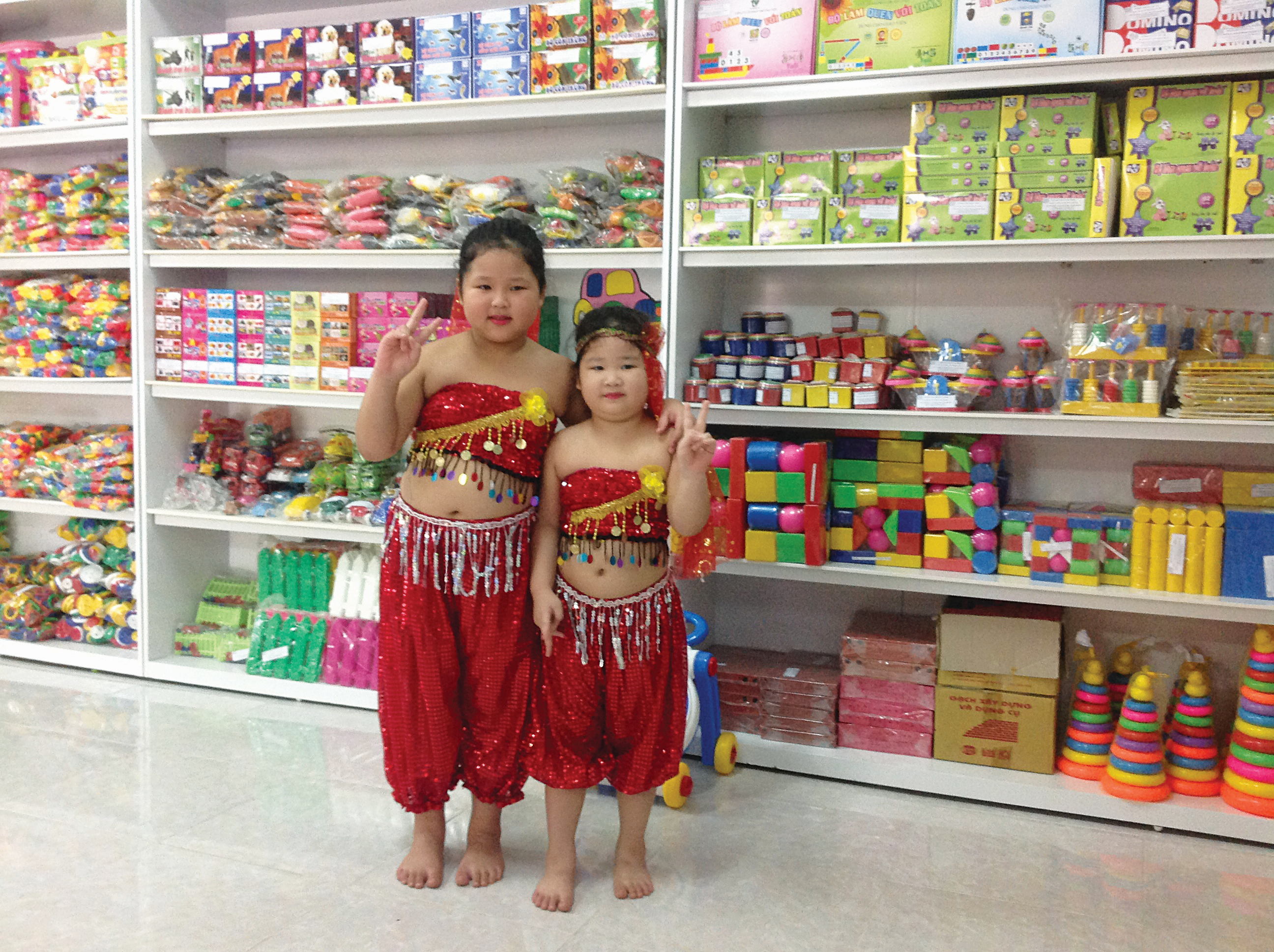 Cửa hàng trưng bày, kho