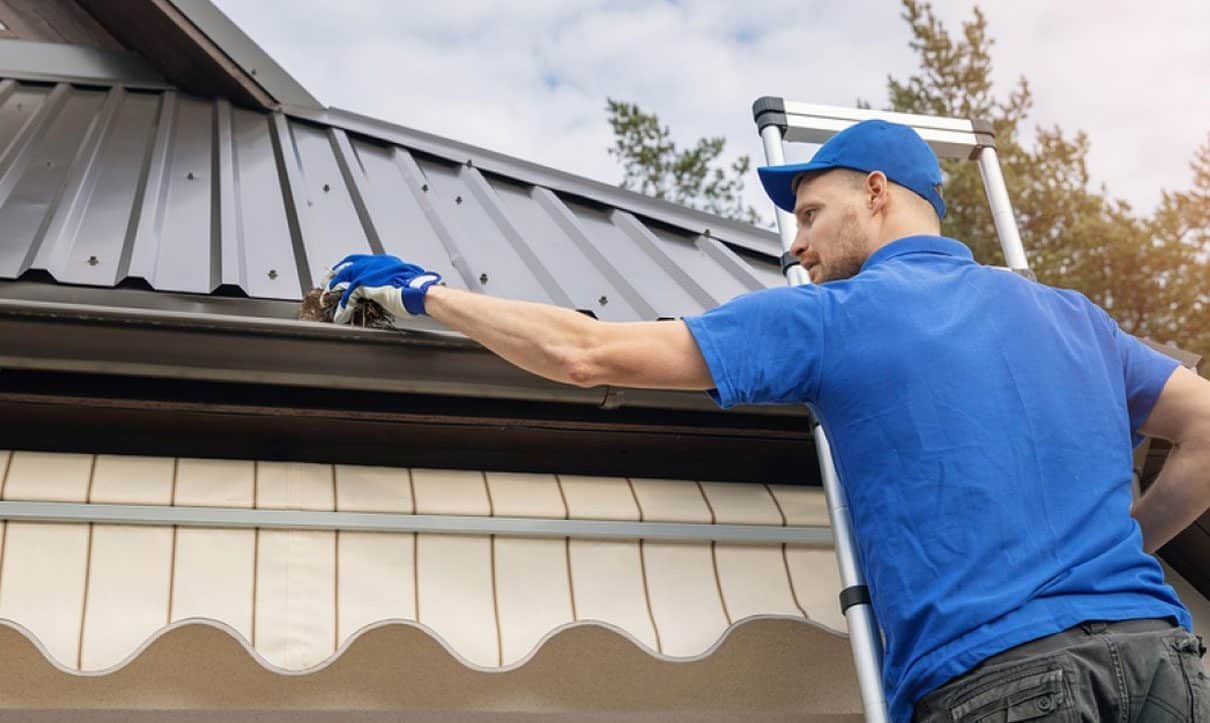 Cách bảo trì và vệ sinh tôn AUSTNAM để kéo dài tuổi thọ