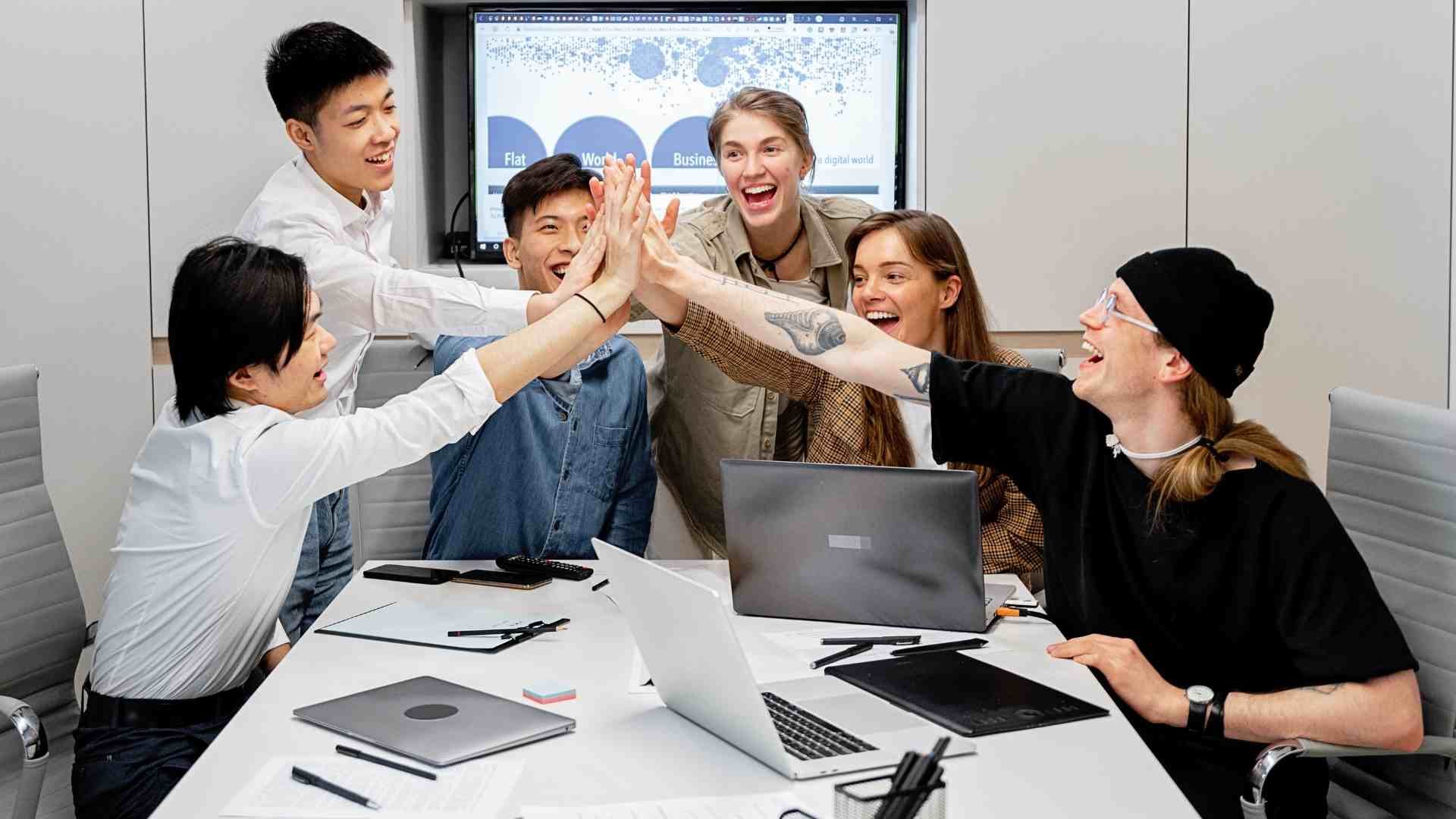 Instructor 9 hình thu nhỏ khóa học