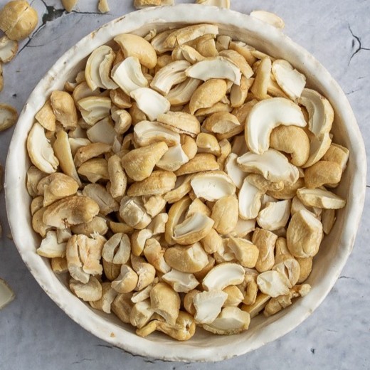 Large pieces (LP) and small pieces (SP) cashew grading