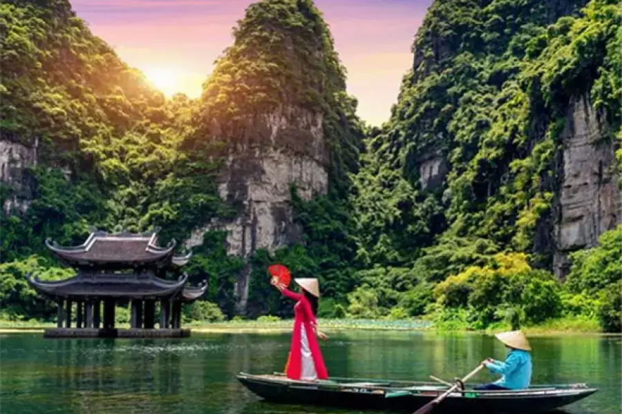 3 Days Northern Vietnam Itinerary from Hanoi (Ninh Binh & Halong Bay Tour)
