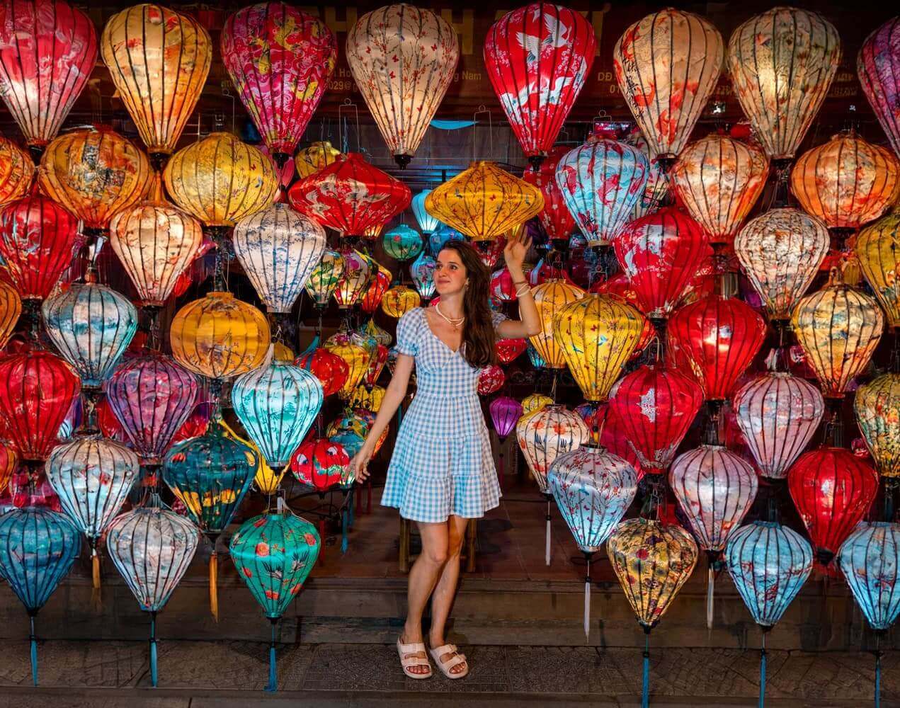 5-Day Heritage & Coastline Journey in Central Vietnam