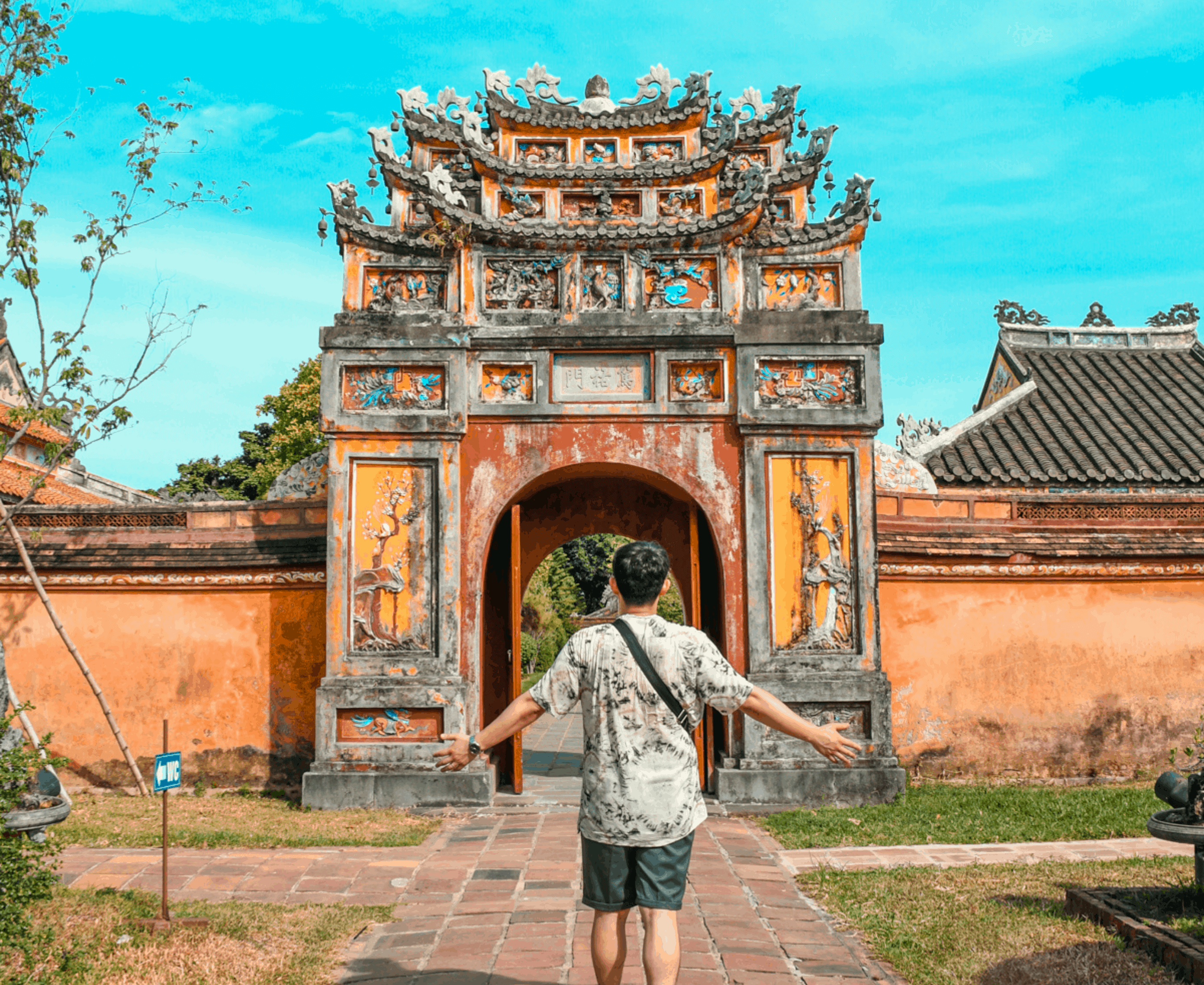 5-Day Heritage & Coastline Journey in Central Vietnam