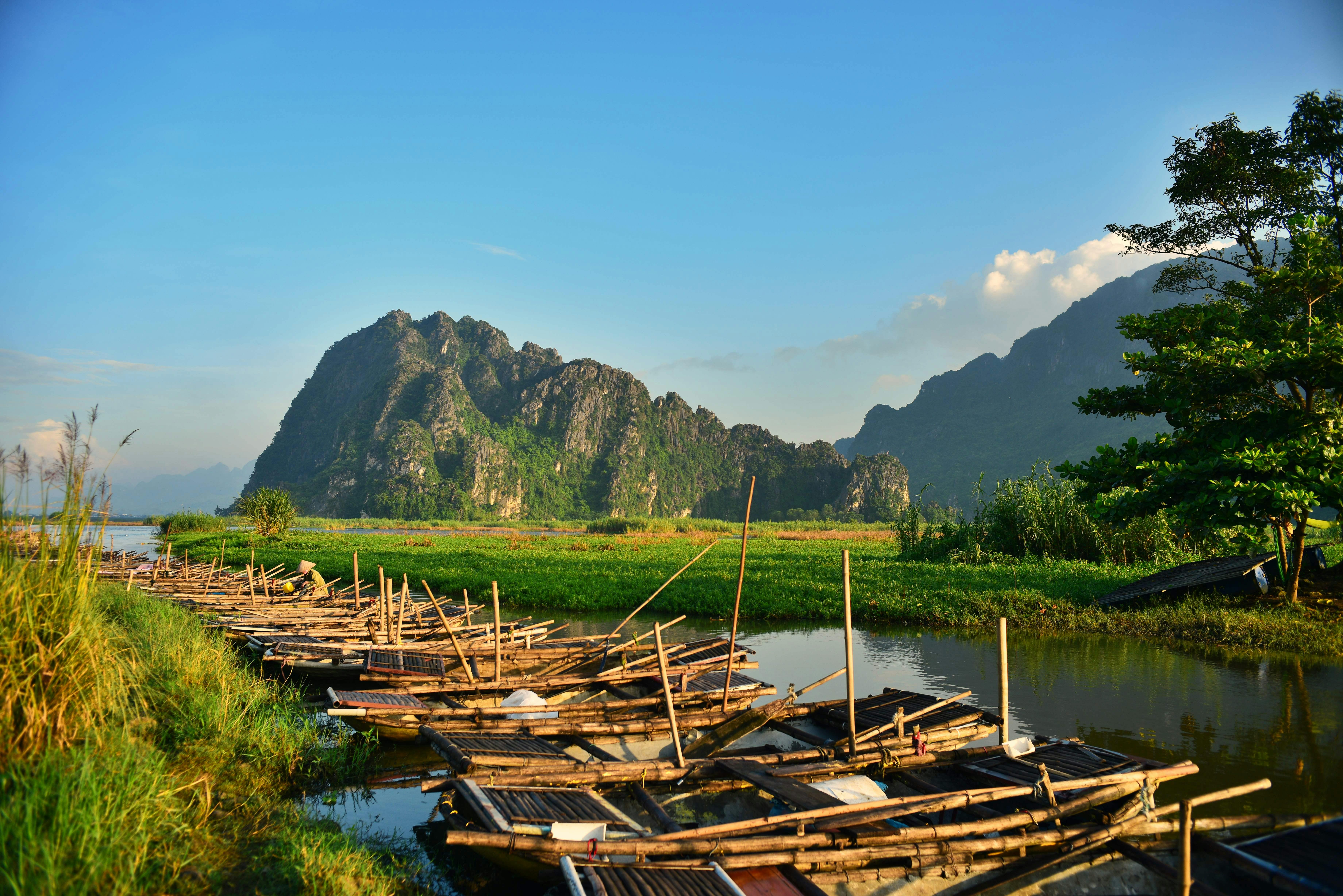 From Hanoi: Private Ninh Binh Escape – Van Long Reserve, Hidden Cycling & Artisan Village (Pick-up & Drop-off in Hanoi or Ninh Binh)