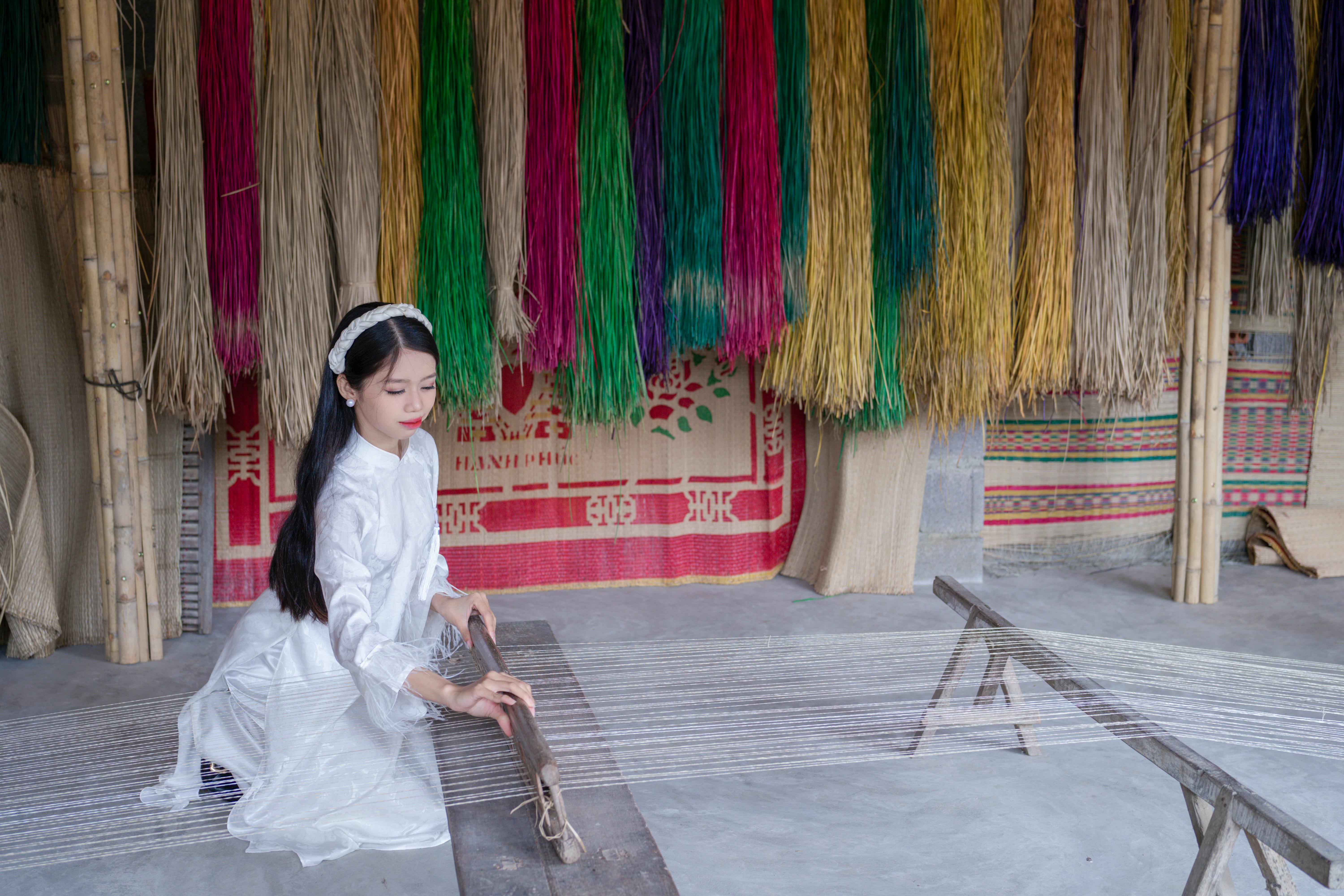 From Hanoi: 2-Day Private Ninh Binh Escape – Nature, Craft & Village Life