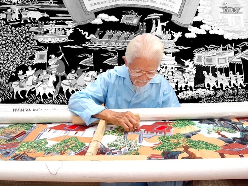 Van Lam embroidery village