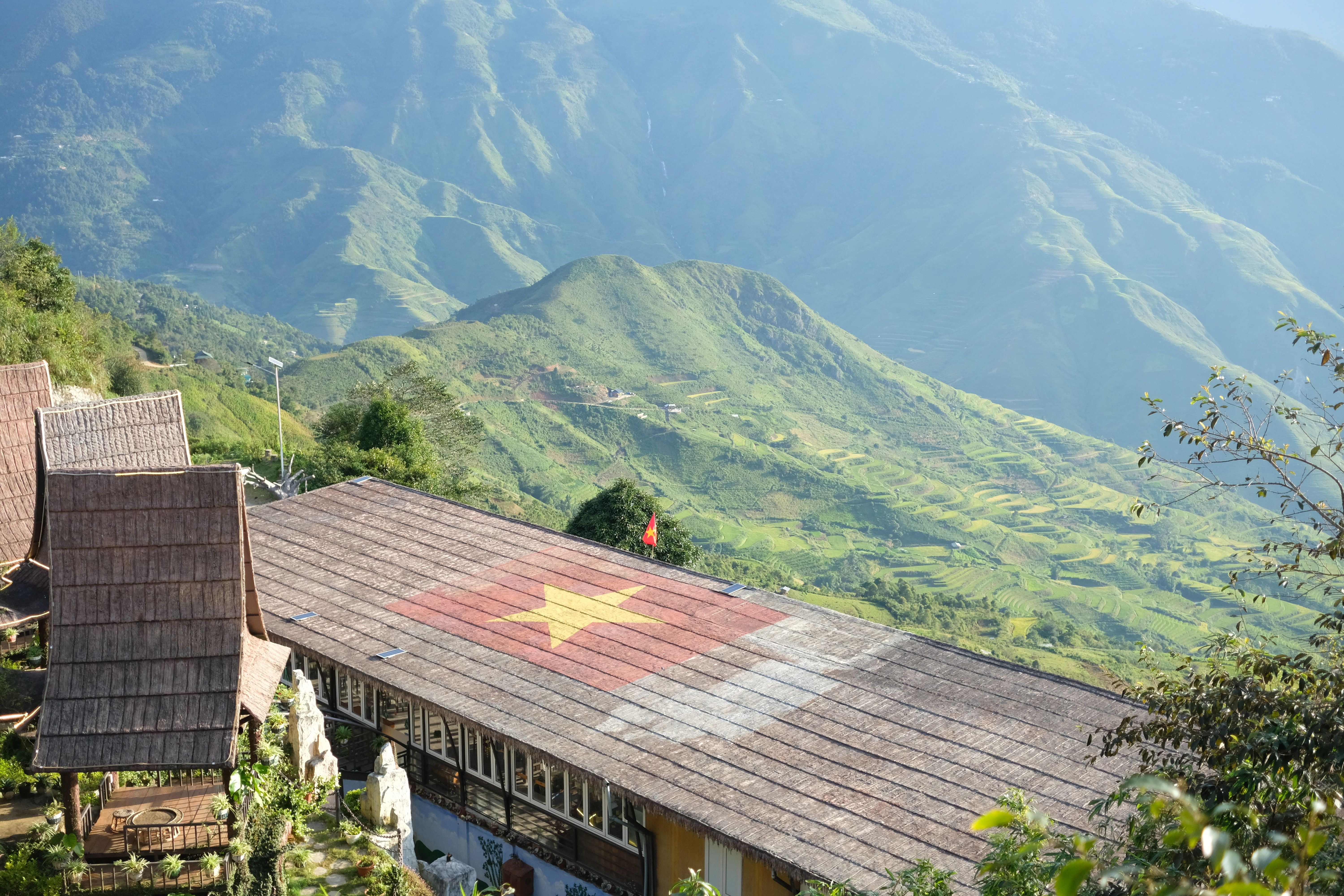 Sapa mist between peaks