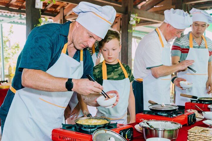 6-Day Northern Vietnam Family Tour | Hanoi, Ninh Binh & Bai Tu Long