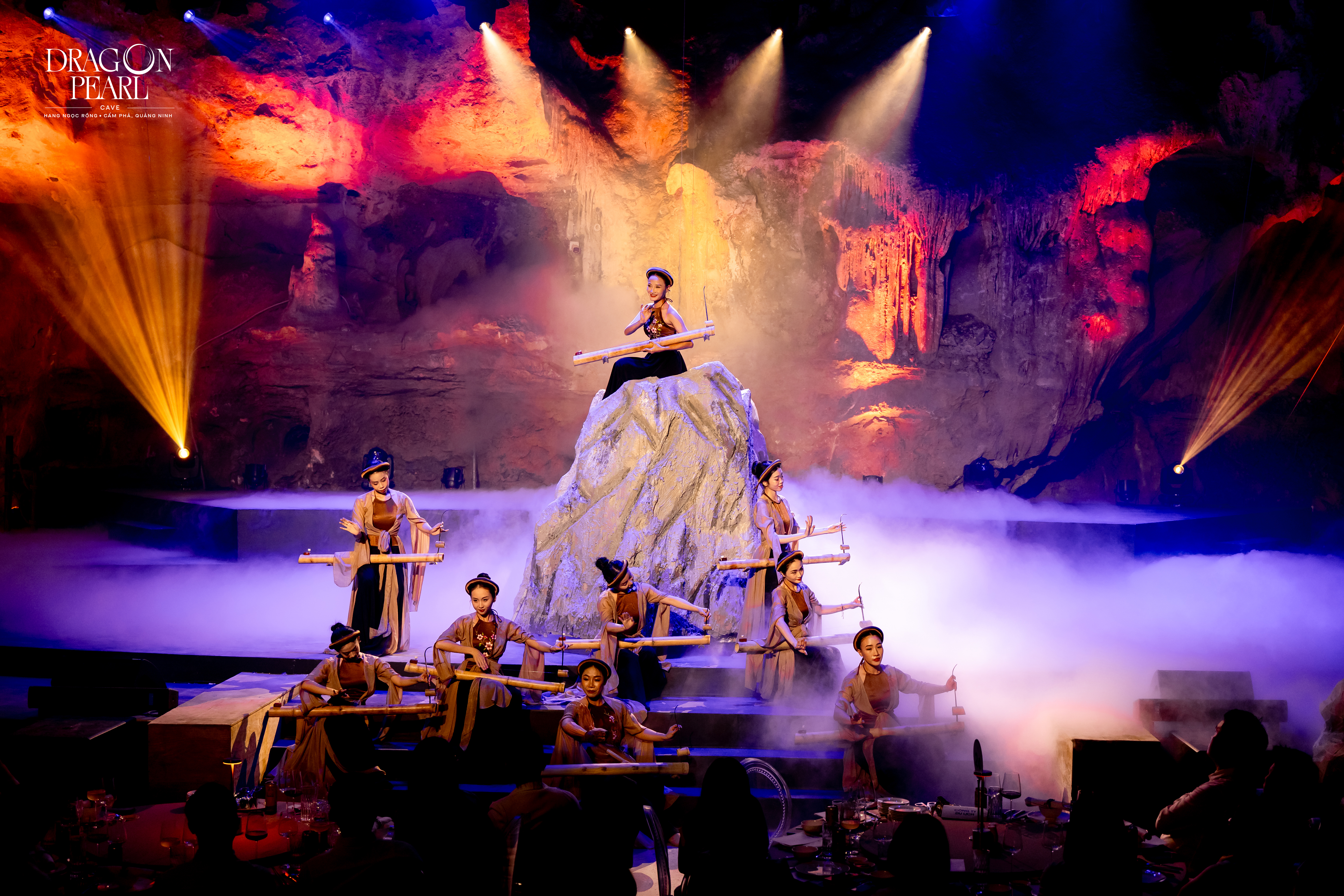 3-Day Vietnam Tour: Ninh Binh, Ha Long Bay & Dragon Pearl Cave Dinner Show