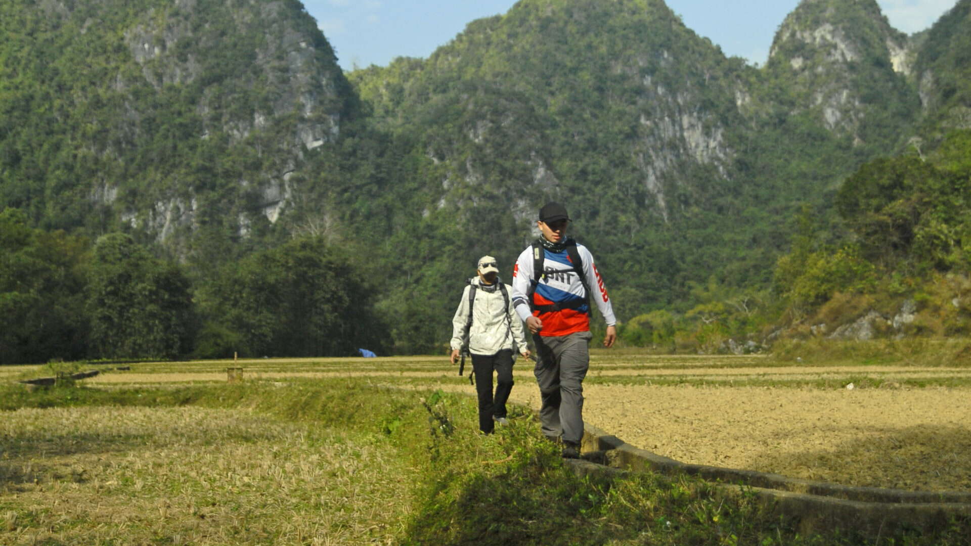 Cao Bang 2 Days 1 Night Tour: Local Life, Traditional Crafts & Hidden Valleys