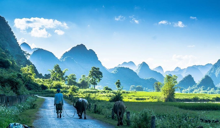 Cao Bang 2 Days 1 Night Tour: Local Life, Traditional Crafts & Hidden Valleys
