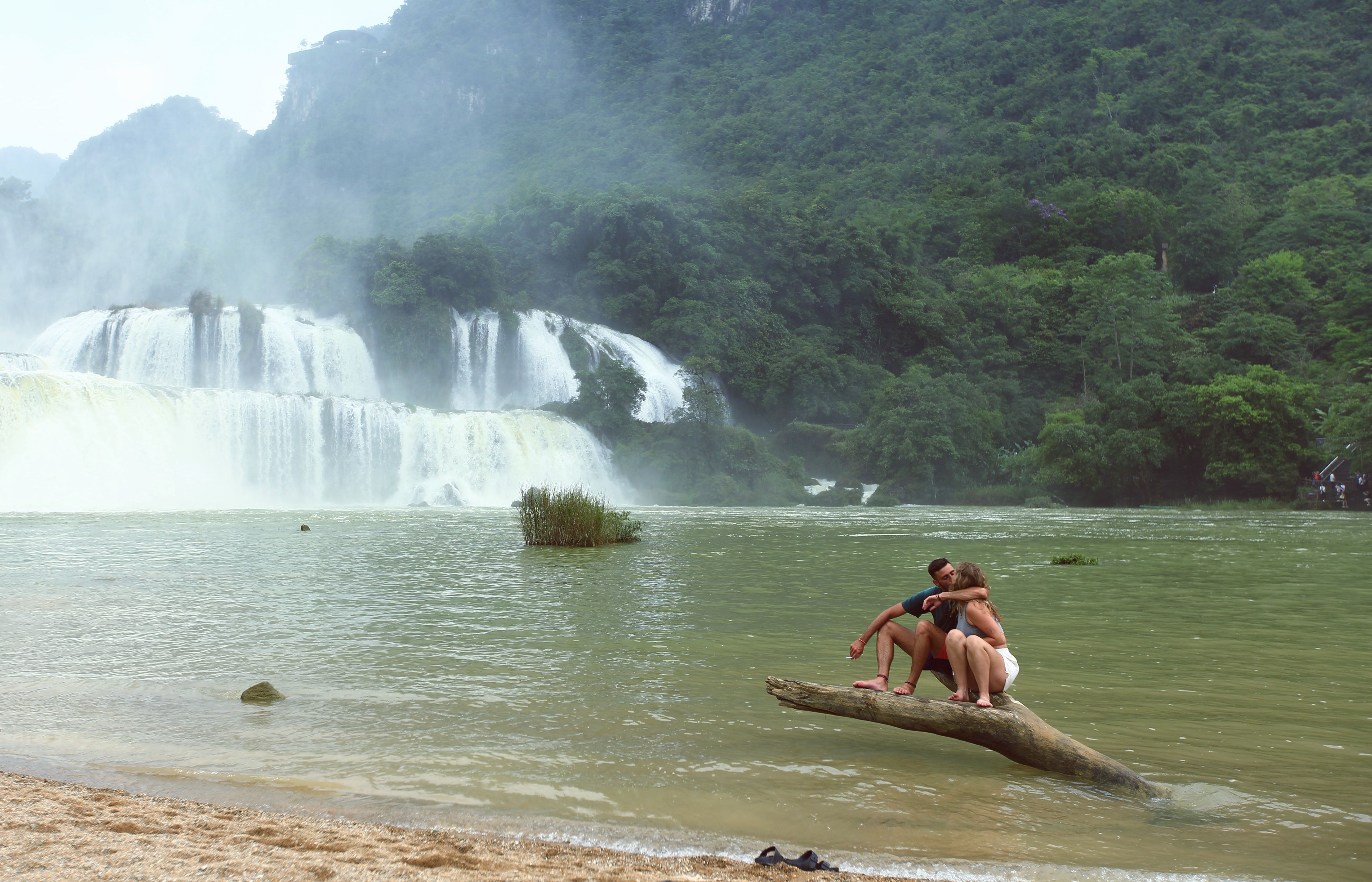 Cao Bang 2 Days 1 Night Tour: Local Life, Traditional Crafts & Hidden Valleys