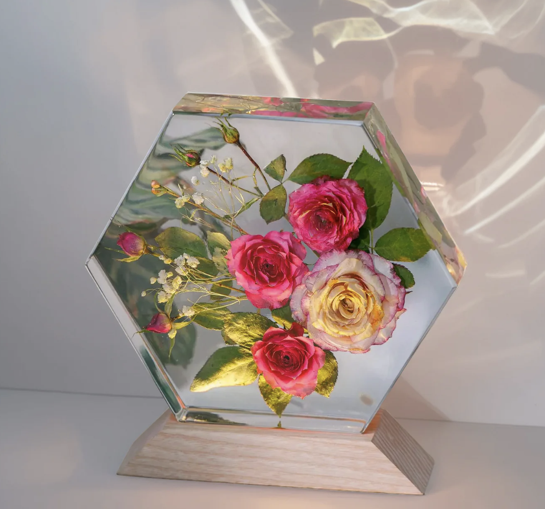 royal rose resin lamp