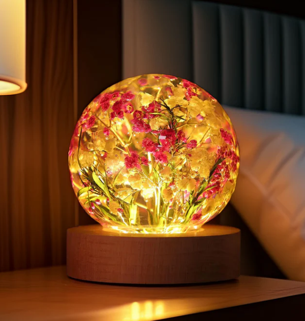 baby’s breath sphere resin lamp