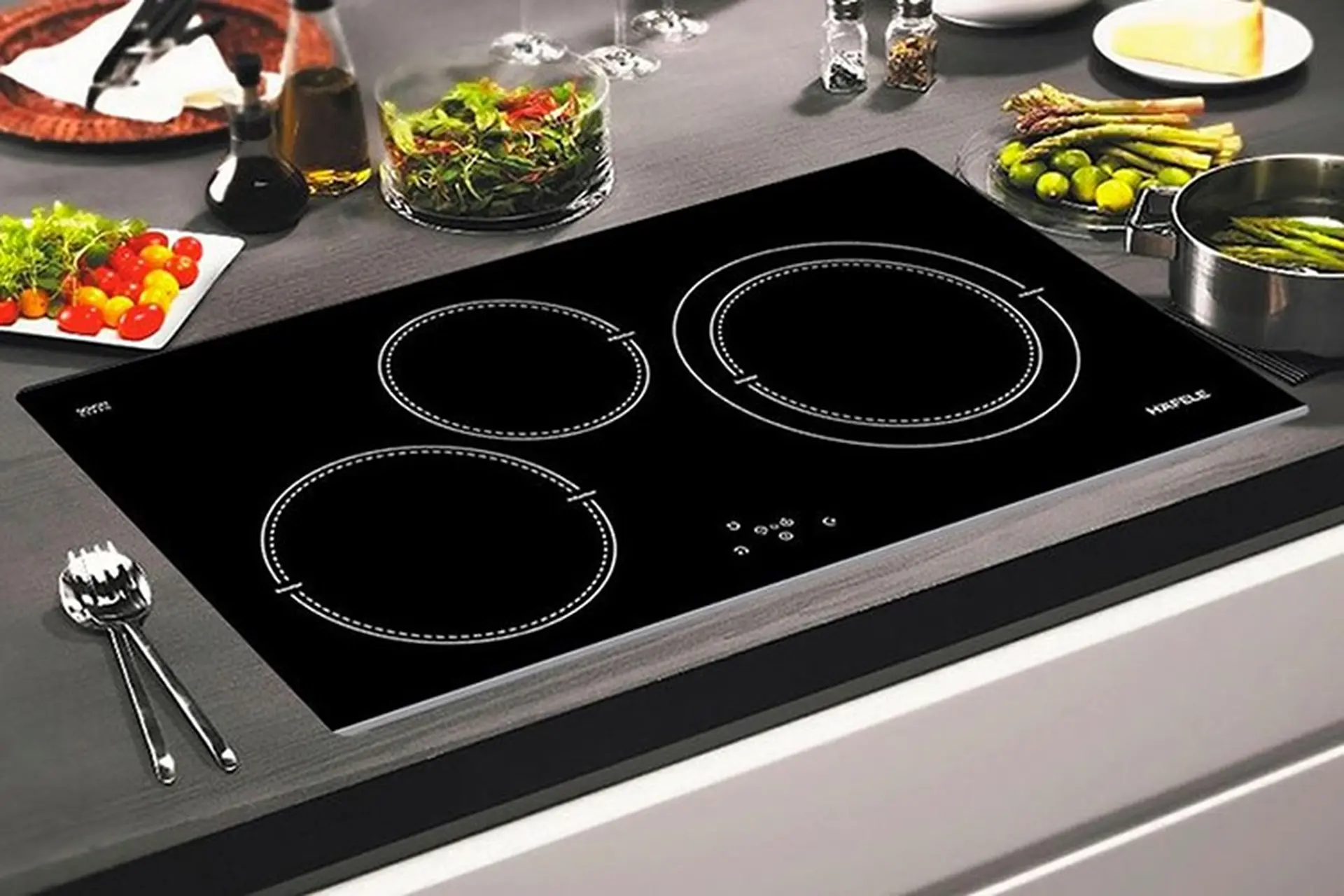 Bếp Từ Tốn Bao Nhiêu Điện? Nếu Dùng Đúng Cách, Mức Tiêu Tốn Điện Năng Của Bếp Điện Từ Khá Thấp Bếp Từ Tốn Bao Nhiêu Điện? Nếu Dùng Đúng Cách, Mức Tiêu Tốn Điện Năng Của Bếp Điện Từ Khá Thấp