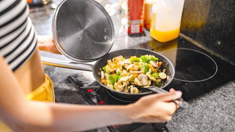 Bếp Điện Từ Có Hại Cho Sức Khỏe Không? Bếp Điện Từ Có Hại Cho Sức Khỏe Không?