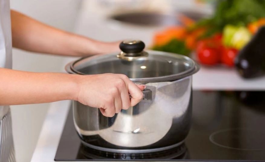 Bếp Từ Có Kén Nồi Không?