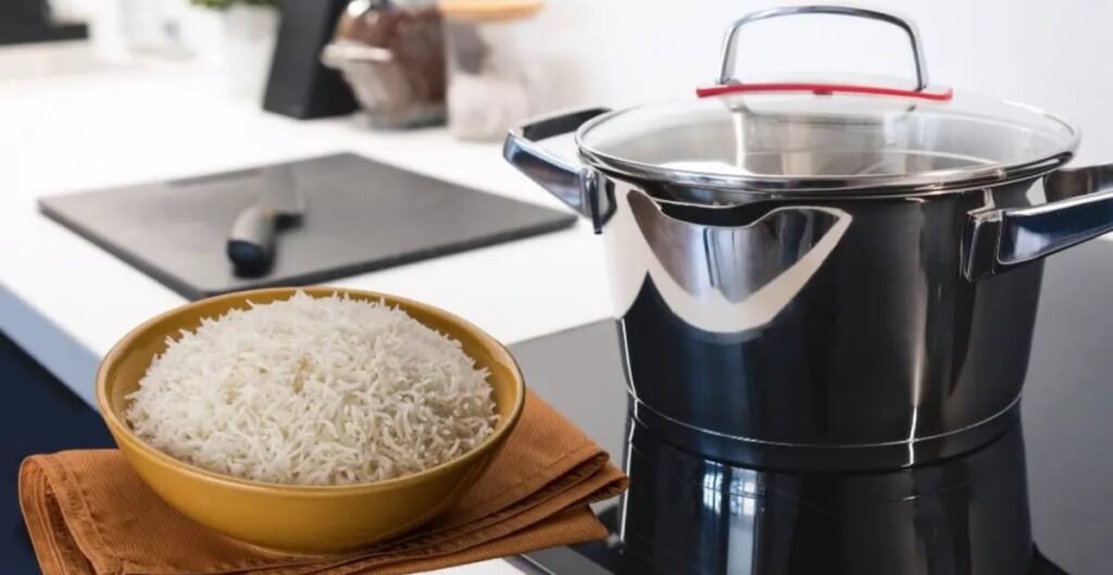 Cách Nấu Cơm Bằng Bếp Từ Giúp Cơm Ngon, Không Trào, Không Khê