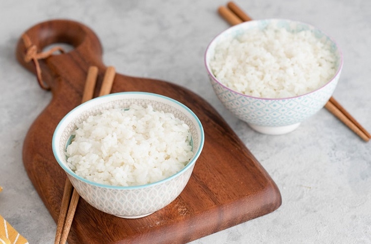 Cơm Được Nấu Bằng Bếp Từ Dẻo, Ngon Như Nấu Bằng Nồi Cơm Điện