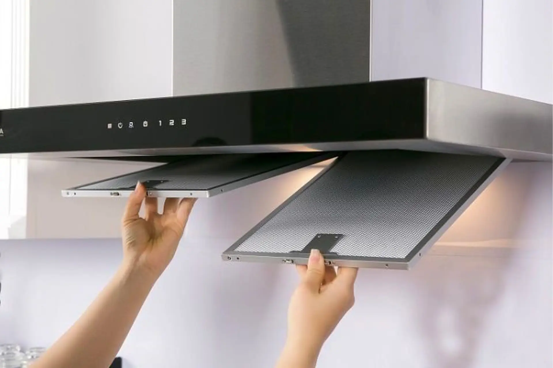 Hướng Dẫn Cách Vệ Sinh Máy Hút Mùi Nhà Bếp Chuẩn