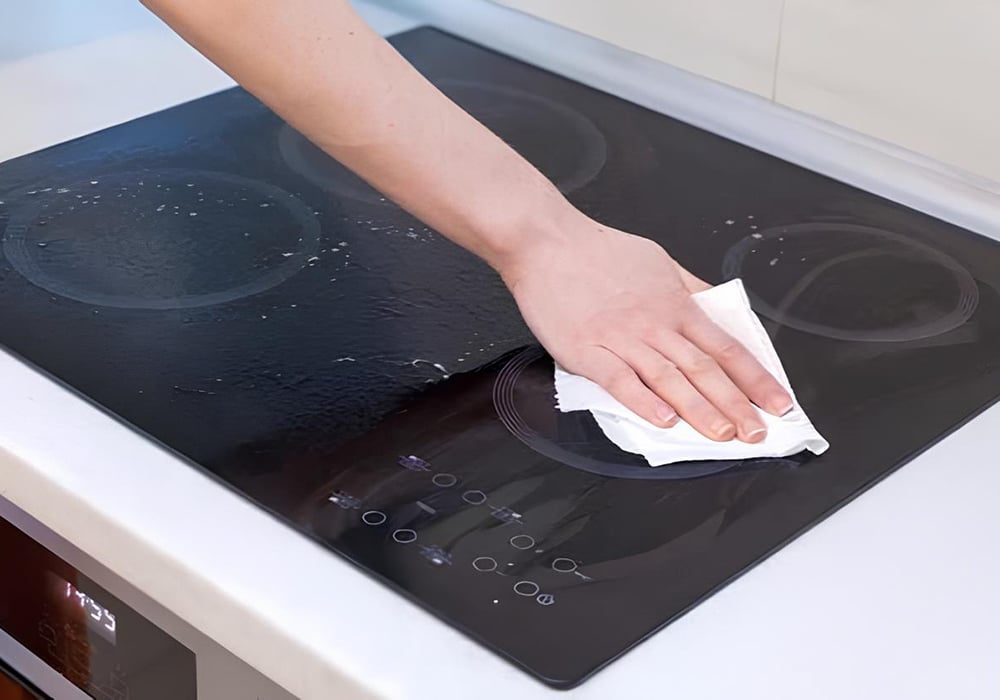 Cách Tránh Mặt Kính Bếp Từ Bị Cháy - Vệ Sinh Sạch Bếp Sau Mỗi Lần Sử Dụng (Bếp Đã Nguội)