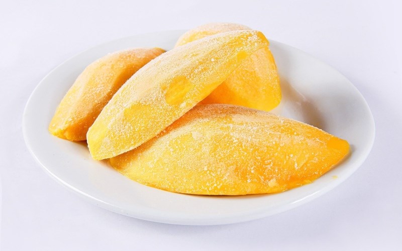 Có Nên Bảo Quản Xoài Trong Ngăn Đá Tủ Lạnh Không? Có, Nhưng Chỉ Dành Cho Xoài Đã Gọt Vỏ Và Cắt Miếng.