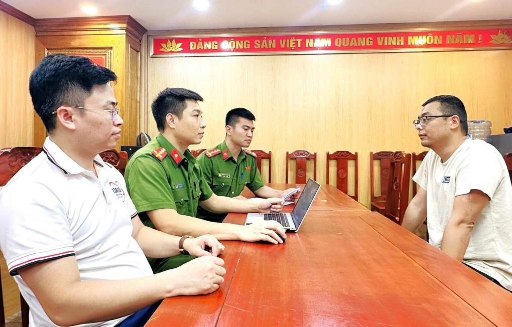 Thanh Hóa: Khởi tố Giám đốc người nước ngoài chỉ đạo xả gần 6.000 tấn chất thải chăn nuôi Thanh Hóa: Khởi tố Giám đốc người nước ngoài chỉ đạo xả gần 6.000 tấn chất thải chăn nuôi
