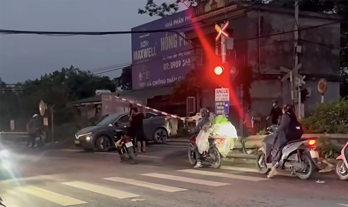 vuot_duong_sat_.png