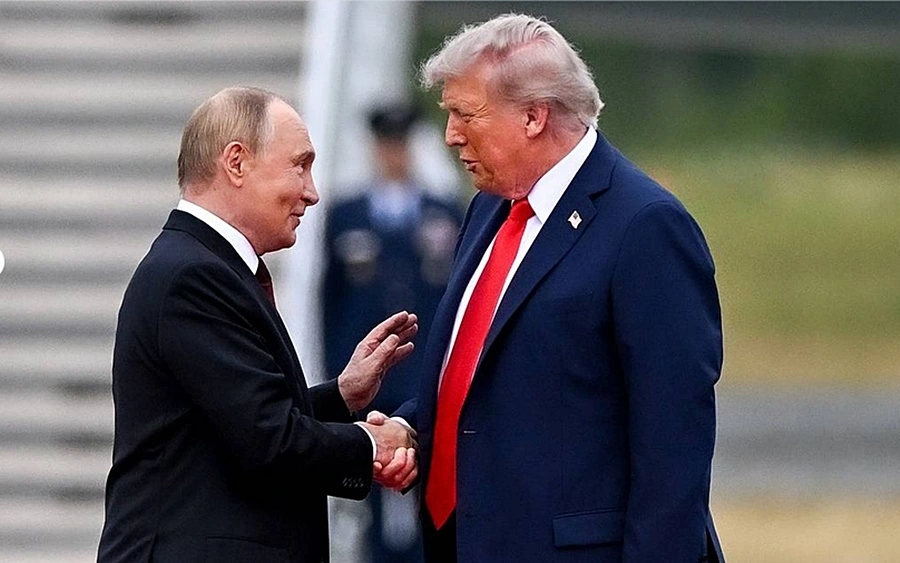 Putin Trump bat tay than thien, thuong dinh My Nga 8-2025, san bay My -tass
