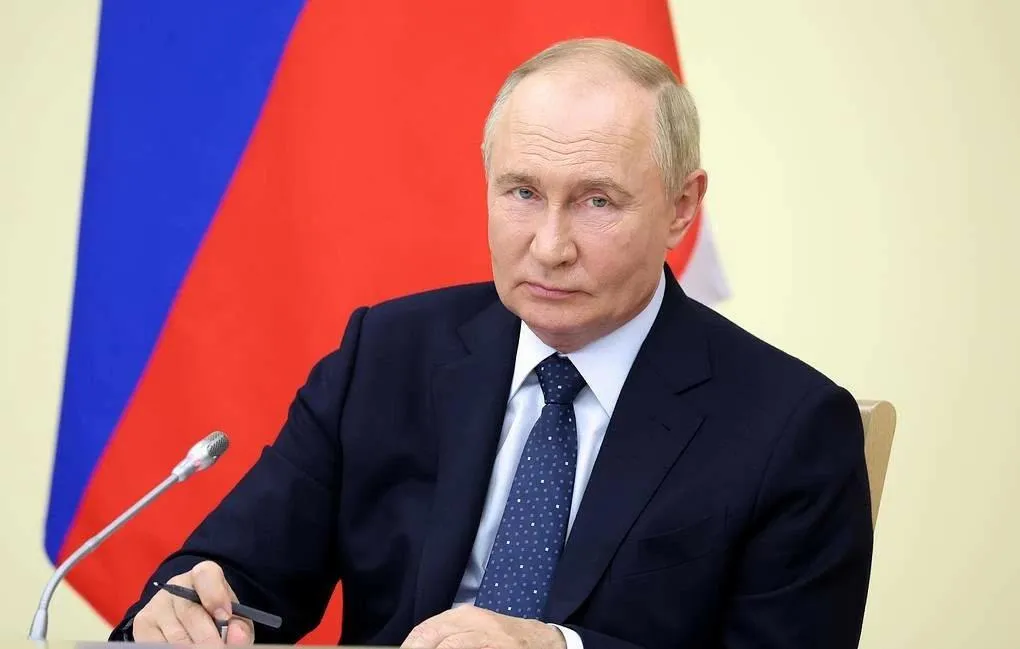 ukraine-tan-cong-tinh-kursk-tong-thong-nga-putin-trieu-tap-hop-khan-goi-vu-viec-la-khieu-khich-quy-mo-lon-my-len-tieng-20240808062455-6052