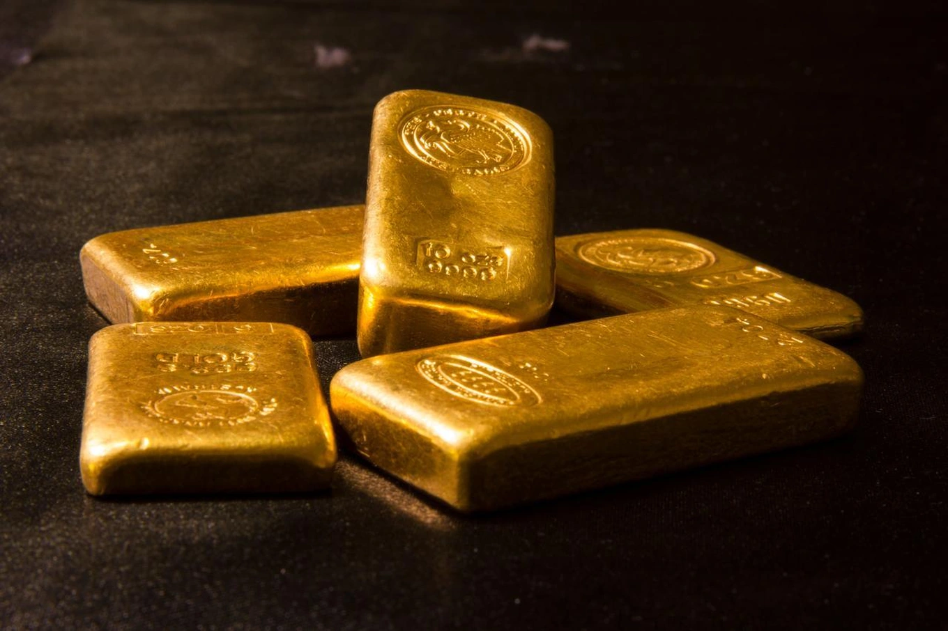 gold-1783507337509
